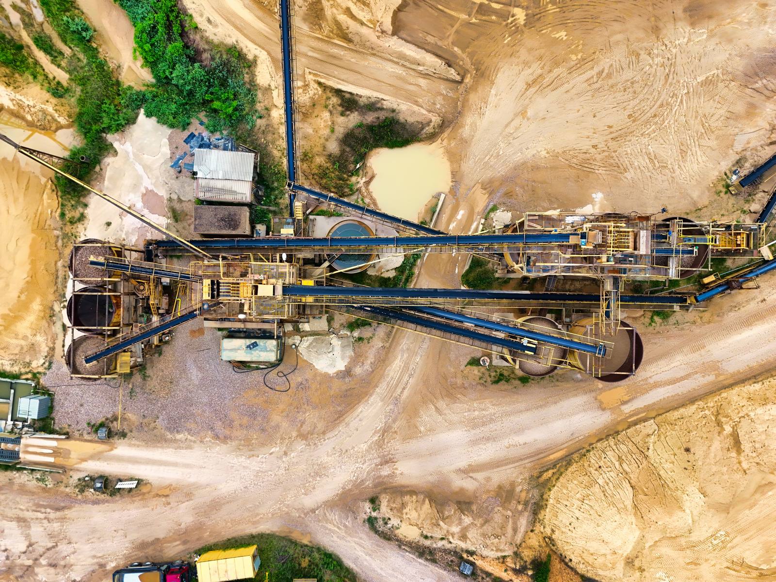 AMIQ & Industry News - Mining in Africa 2017: Green shoots or hollow fruits?
